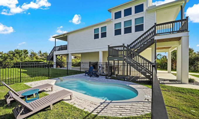 Marineland Acres Casa | Luxury Beach Home with Heated Pool