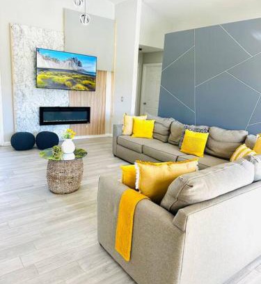 Rotonda Lakes Casa | Luxury beach house W/HeatedPool