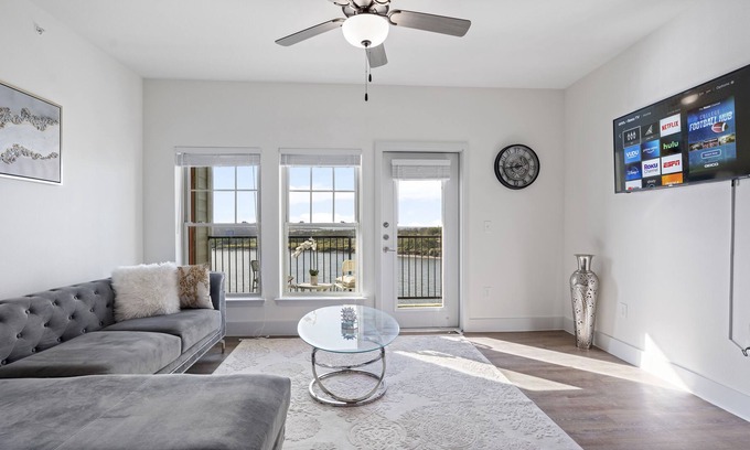 North Beach Apartamento | *Luxury Beach Lighthouse Getaway With Shore View!*