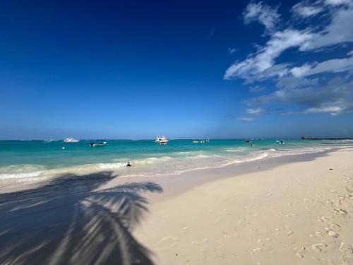 El Cortecito Apartamento | Luxury Beach Penthouse with Pool, BBQ, AC, Wi-Fi, 5-Min Walk to El Cortecito & Bavaro Beaches, Punta Cana