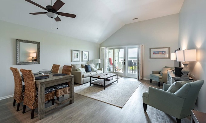 Seabrook Island Villa | Villa de lujo frente al mar, recientemente renovada, Se admiten mascotas, Tarjetas de servicios incluidas