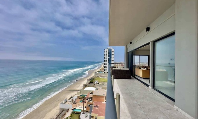 Costa de Oro Apartamento | Luxury Beachfront Condo 3BR 3BA with stunning views