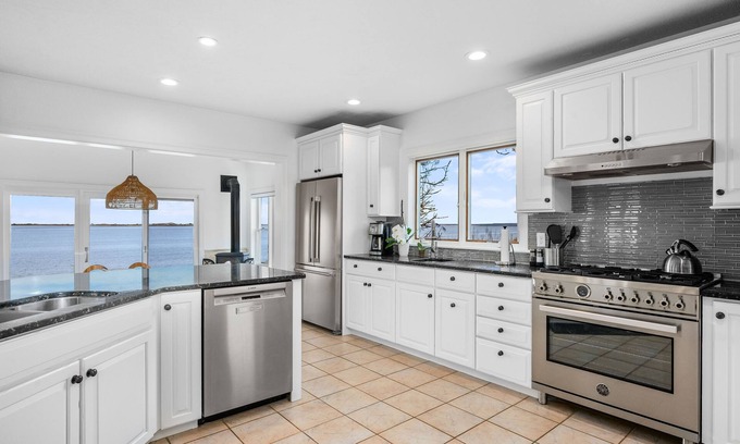 Barnstable Casa | LUXURY BEACHFRONT GETAWAY ON CAPE COD. "PET FRIENDLY"