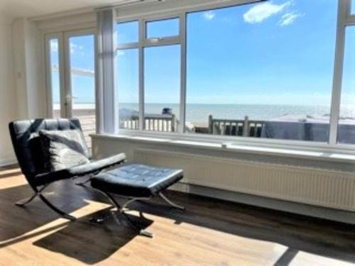 Pevensey Casa | Luxury Beachfront The Cozy Clam