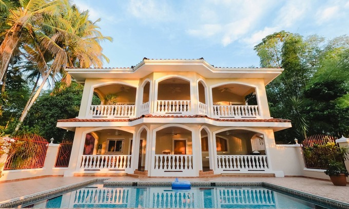 Big Creek Villa | ¡Villa Paraíso es lujo, solo para ti, en la playa con piscina privada!