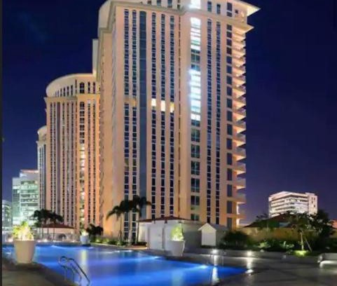 Pinagsama Apartamento | Luxury BGC Condo in Taguig, McKinley - Covered Parking and WiFi FREE