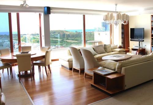 Rishon LeTsiyon Apartamento | Luxury Breathtaking Seafront Penthouse Duplex