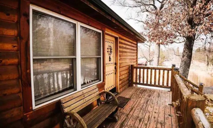 Arkdale Cabina | Luxury Cabin by Castle Rock Lake/Wisconsin Dells!!