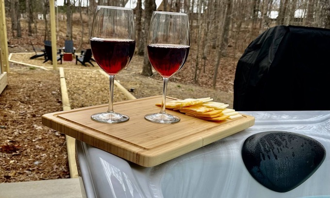 Rising Fawn Cabina | Luxury Cabin on Lookout Mountain, EV Charger, Hot Tub, Fire Pit, King Beds, Pet