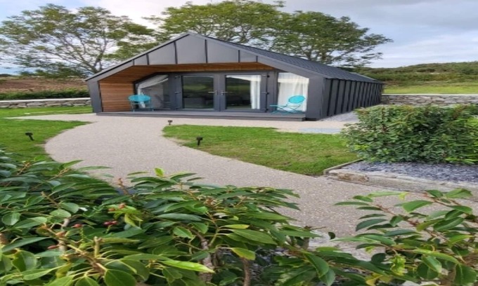 Newry Cabina | Luxury Cabin with Private Hot Tub 1