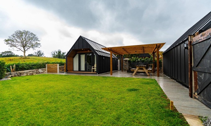 Newry Cabina | Luxury Cabin with Private Hot Tub 5
