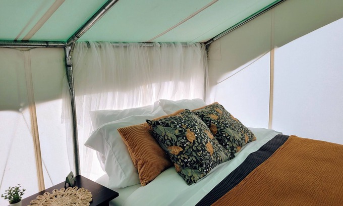 Squires Casa | Luxury Camp w/ TV, Wi-Fi & Bunkbeds!