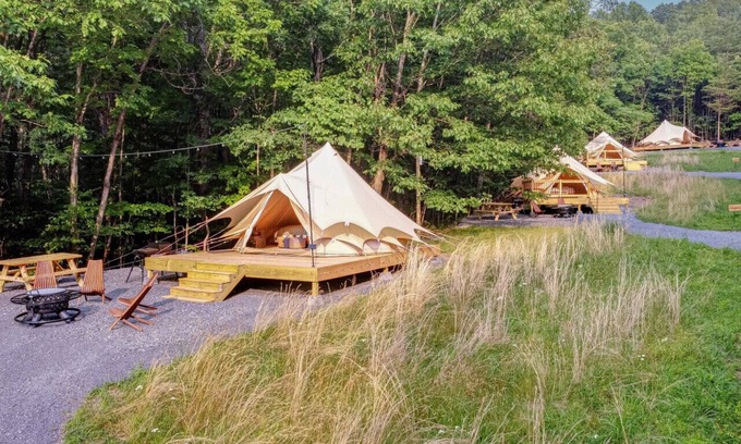 Great Cacapon Alquiler De RV | Luxury Camping with Two Full Beds - Seneca Tent