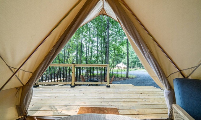 Great Cacapon Alquiler De RV | Luxury Camping with Two Full Beds - Kanawha Tent