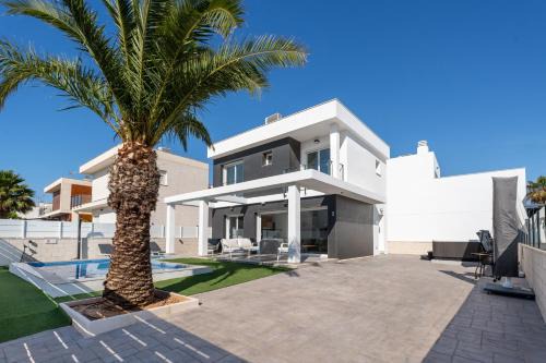 Puerto Marino Villa | Luxury Casa Bos Palm Tree - Villa with Jacuzzi and Pool