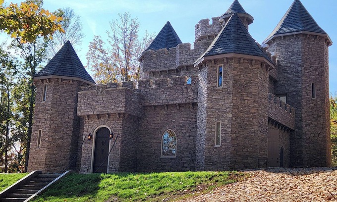 Adairsville Otro | Luxury Castle at Kingston