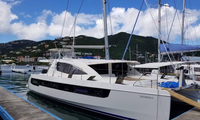 Fort Myers Beach Alquiler De Eote | Luxury Catamaran destination Cruises with overnight stays Daily and weekly rates