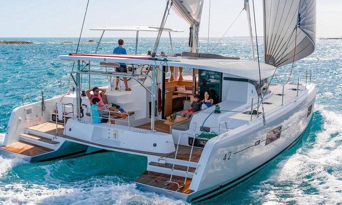 Babin Kuk Alquiler De Eote | Catamaran Lagoon de lujo 42, islas de Dubrovnik a Split, aire acondicionado y generador