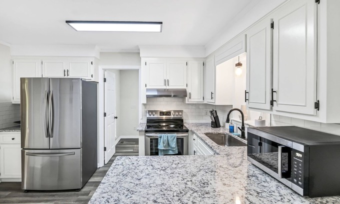 Cayce Casa | Luxury Cayce Getaway