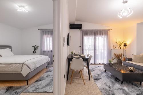Xanthi Apartamento | Luxury Central Apartment 2