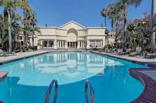 University City Apartamento | -Luxury central, spa and pool LJ condo