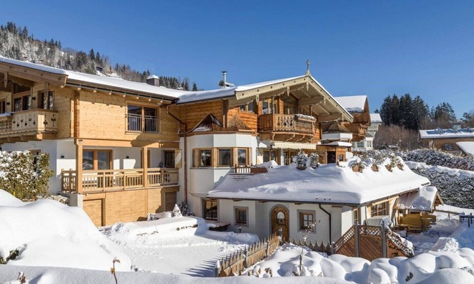 Kitzbuehel Chalet De Esquí | Exclusive CHALET WEINBERG - almost 300 m2 of living space for up to 14 people