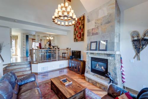 Bear Crossing Casa | Luxury Chalet #1240 With Hot Tub & Great Views - 500 Dollars Of FREE Activities & Equipment Rentals Daily