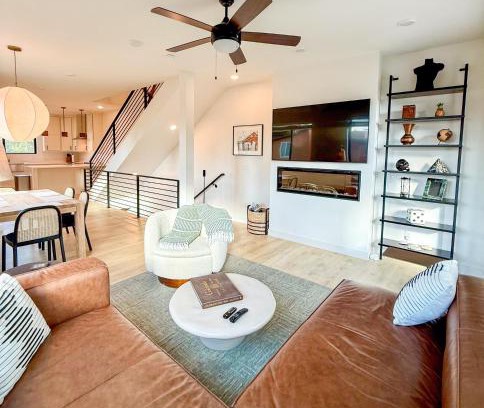 Fraser Casa | Luxury Chalet 851 I Great Views I Best Price I Discounted Attractions