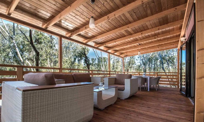 Bale Chalet De Esquí | chalet de lujo con dos cuartos de baño, rodeado de naturaleza