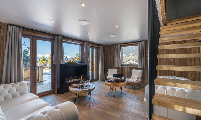 Le Praz Chalet De Esquí | Chalet moderno en Courchevel Le Praz con piscina, billar y acceso directo a pistas