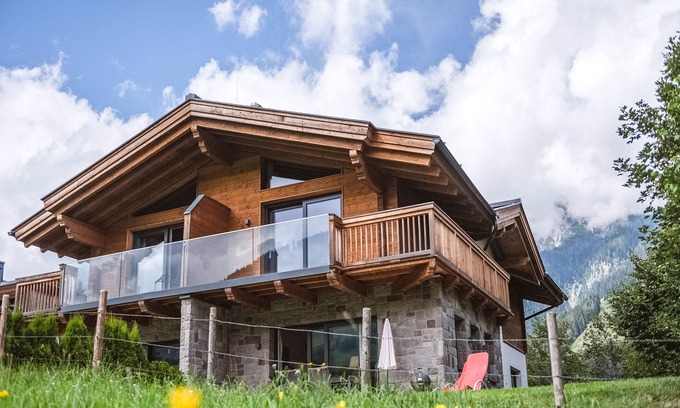 Leogang Chalet De Esquí | Luxury chalet with private sauna and views