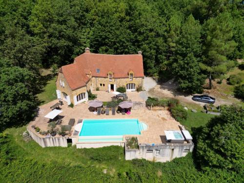 Beynac-et-Cazenac Villa | Luxury Chateau w. pool & hot tub in Dordogne
