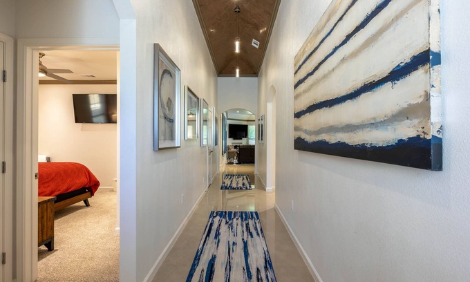 South Dallas - Fair Park Casa | LUXURY CLEAN in Fair Park nr Deep Ellum/Conv Ctr /Bishop Arts/Uptown/Dos Equis