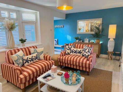 Mumbles Casa | Luxury Coastal Escape with Mumbles Lighthouse View Pass the Keys