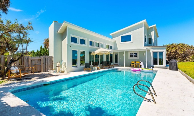 Melbourne Beach Casa | 🌊 Luxury Coastal House ON THE BEACH w/Oceanfront Pool & VIEWS!