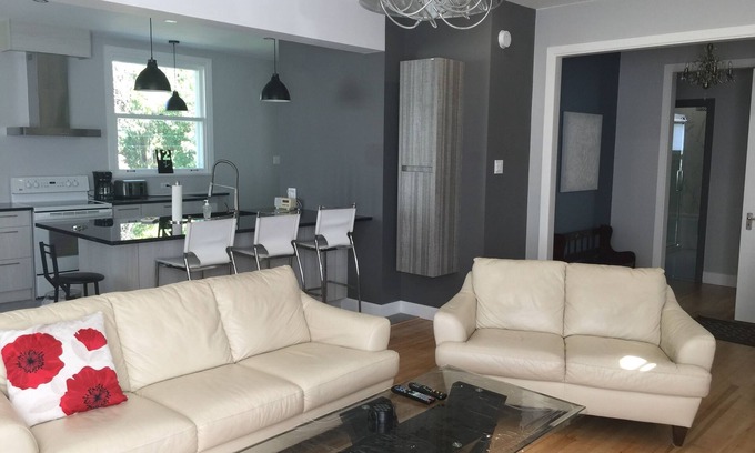 Desjardins Casa | Luxury comfort, LA CHIC