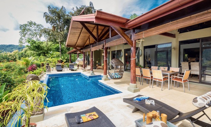 Dominical Casa | Tarifas descontadas introductorias Lujo y confortable Casa Vista excepcional del valle