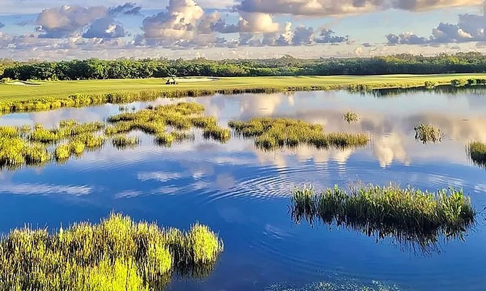 Bradenton Condominio | Luxury Condo at River Strand Golf & Country Club