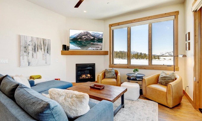 Fraser Casa | Luxury Condo E201 I Private Hot Tub I Great Views I Best Price I Discounted Attractions