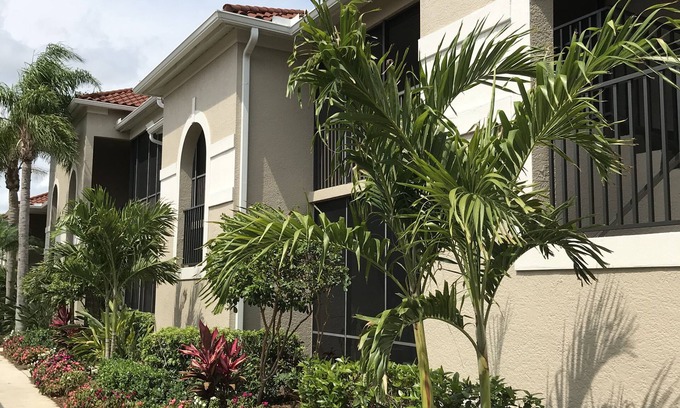 Naples Condominio | Condominio de lujo, golf y estilo de vida de club de campo: ¡disfruta del sol y diviértete!