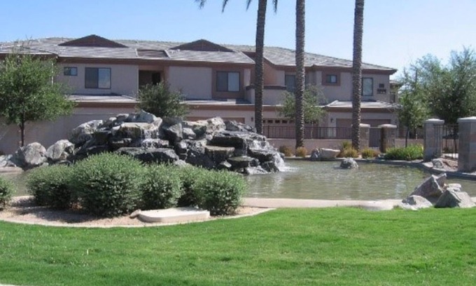 Fox Crossing Condominio | Luxury Condo in Ocotillo/Chandler!