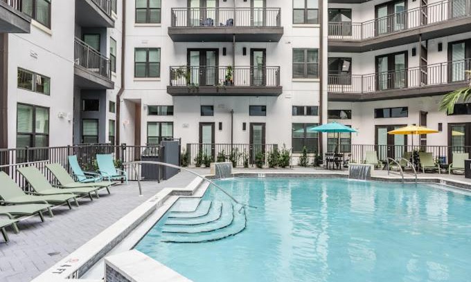 East Ybor Apartamento | Luxury Condo in Ybor City Tampa w/Pool access