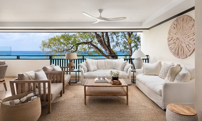 Old Trees Bay Condominio | Coral Cove 7 - Sunset: Condominio de lujo Living