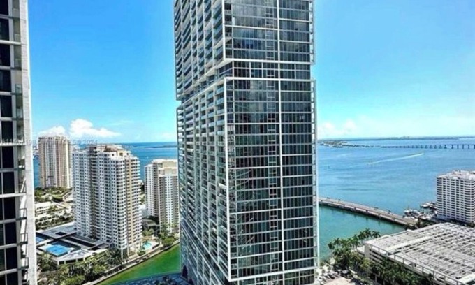 Downtown Miami Condominio | Luxury condo w balcony & stunning views, W hotel amenities- pool, spa, gym!