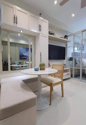 Pasay Apartamento | Luxury Condo with a view of Manila Bay