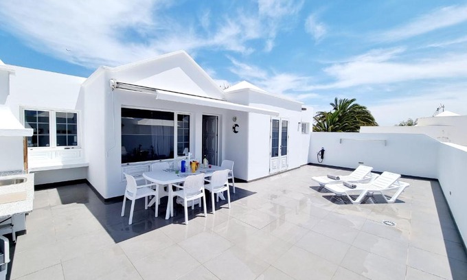 Playa Honda Apartamento | Luxury Coral Beach first line of the sea