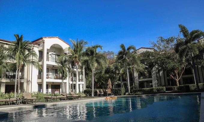 Coco Condominio | Luxury Costa Rican 3-bedroom condo with washer/dryer and fully equipped kitchen
