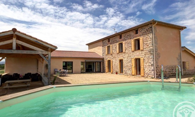 Pinay Cabaña | Casa de lujo con spa, piscina y sauna, admite mascotas en Pinay