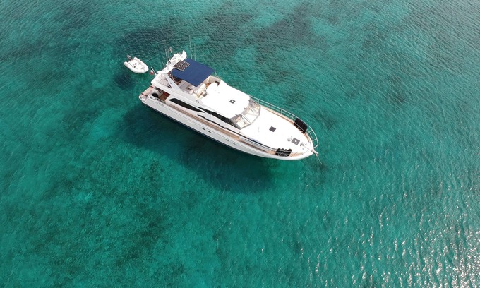 Cole Bay Alquiler De Eote | COUACH DE LUJO 70 FT YATE