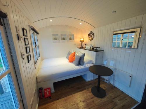 St. Mawgan Apartamento | Luxury Countryside Shepherds Hut with Hot Tub
